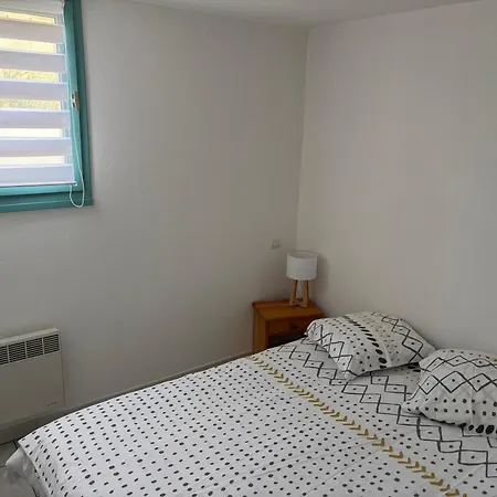 Maison De Situee Proche De La Au Calme Dans Semesterbostad *