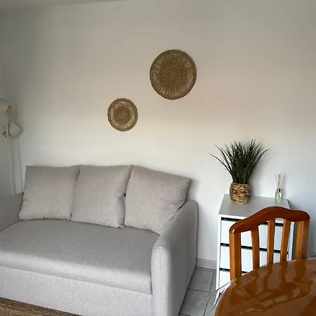 Hébergement de vacances Maison De Située Proche De La Au Calme Dans Résidence *